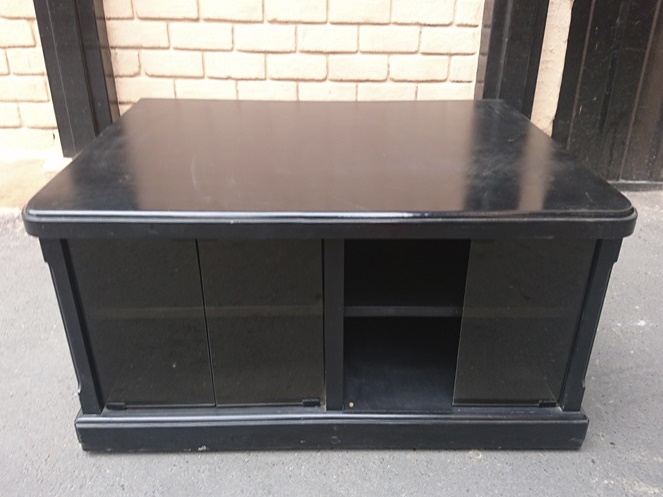Mueble rack para TV Grande Bajo color negro / Usado